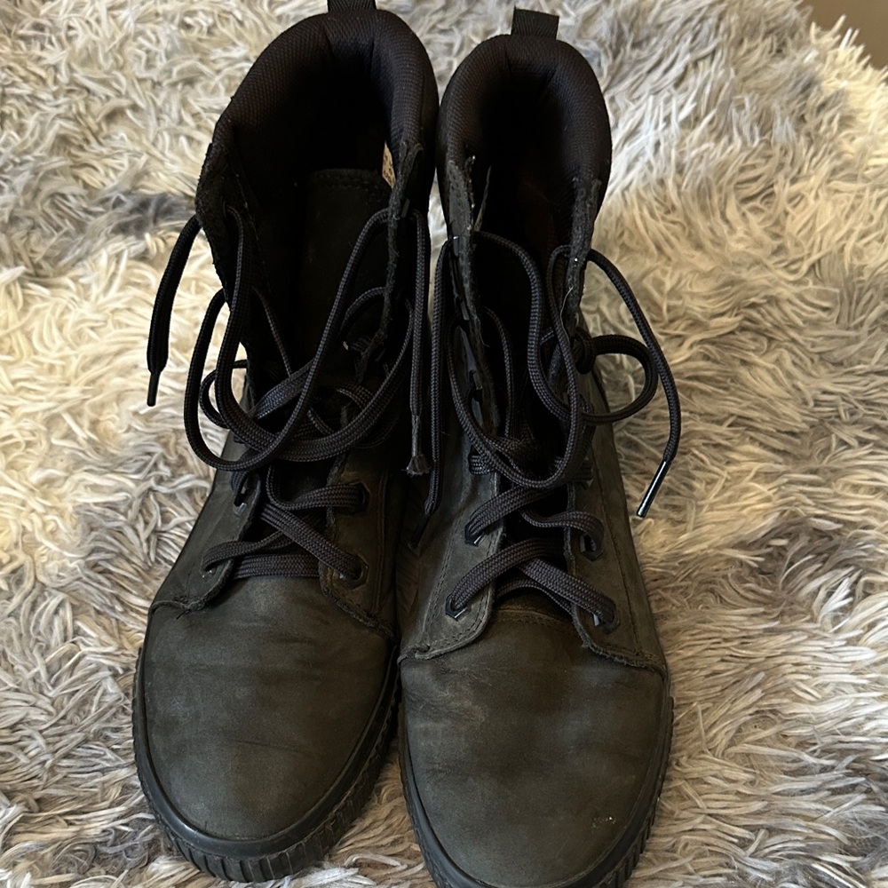J1—Timberland Lace-Up Boots